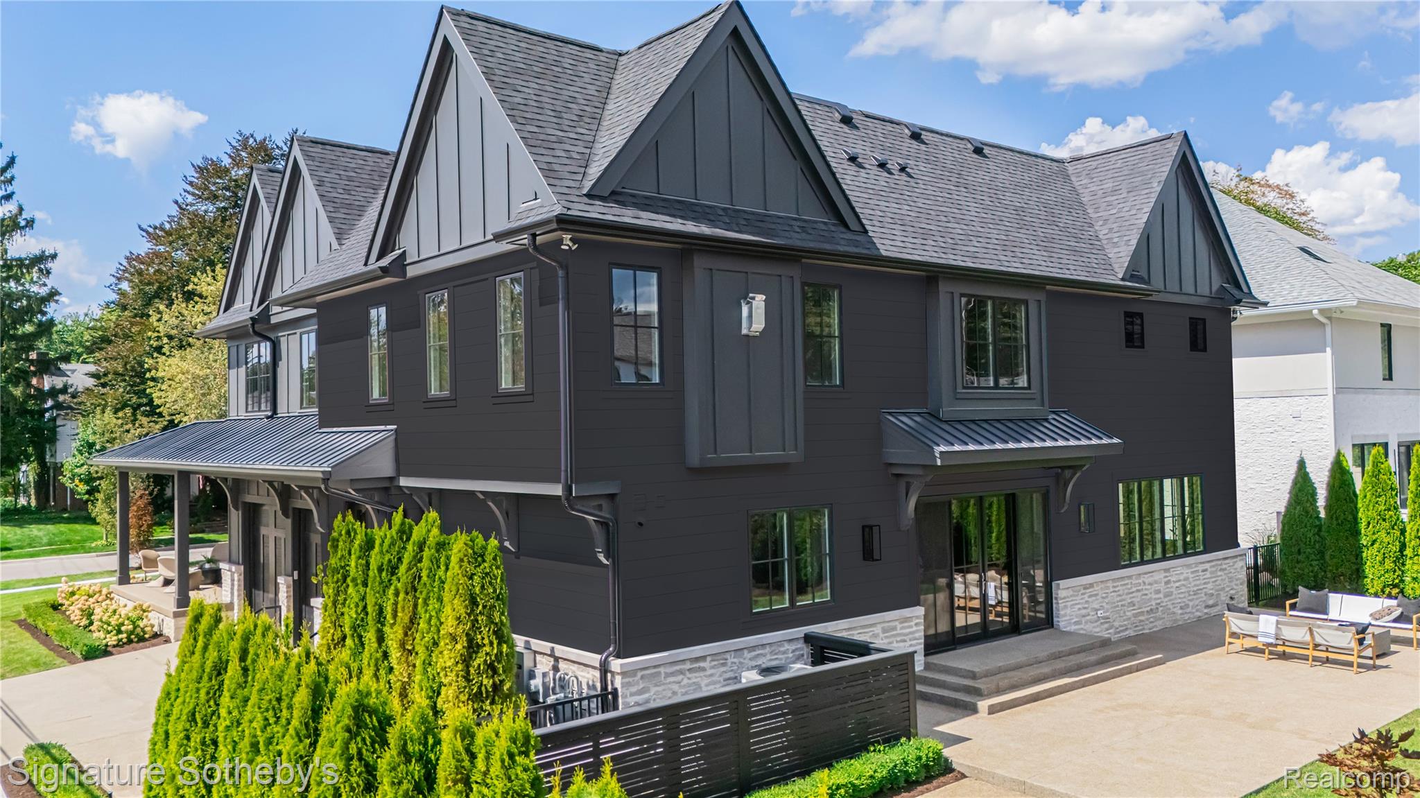 1120 Lyonhurst Street