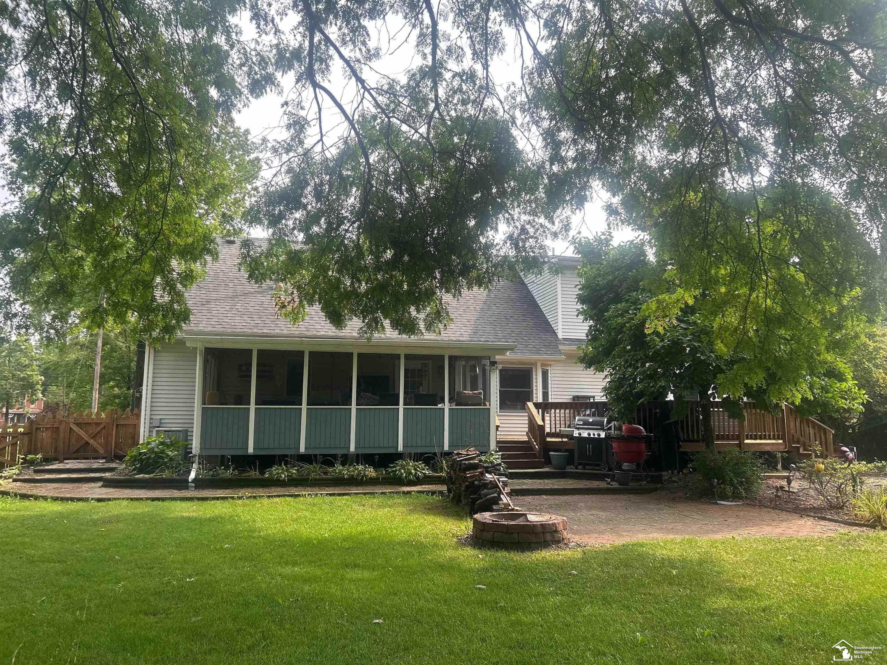8525 Summerfield Road