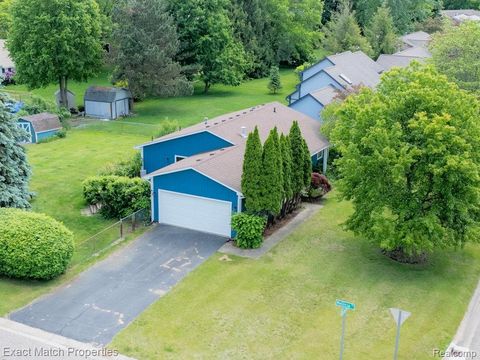 3232 Green Oak Drive Commerce Charter Township MI 48390