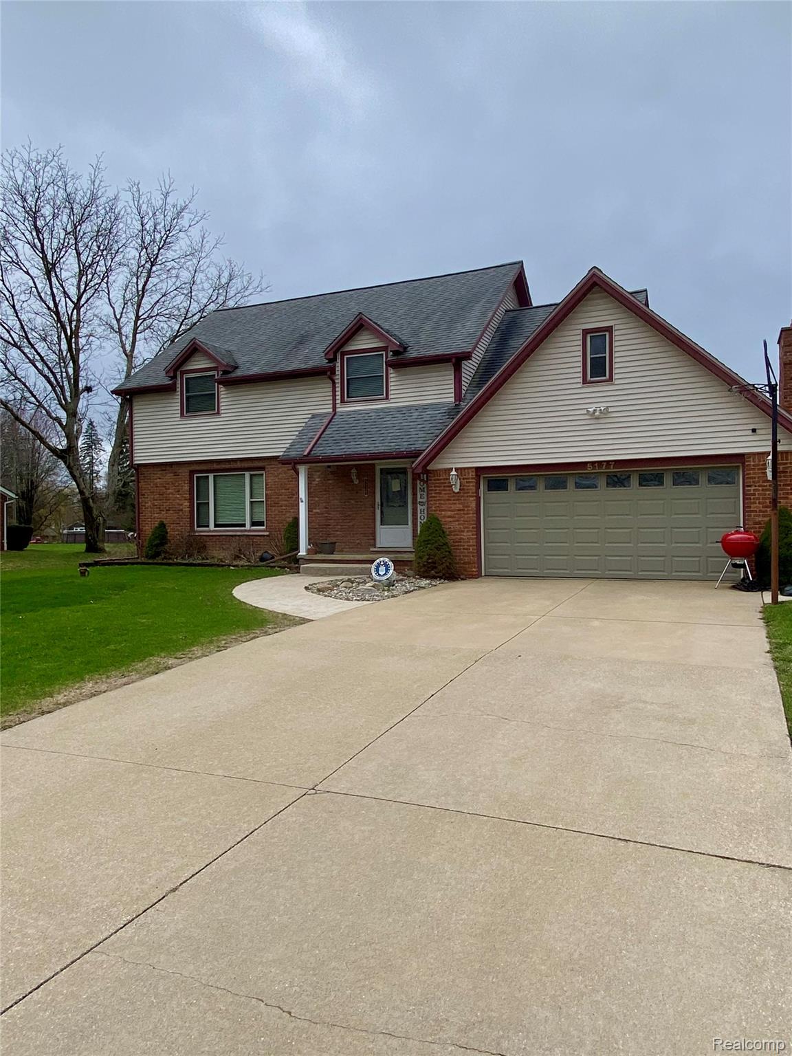 5177 Elizabeth Lane