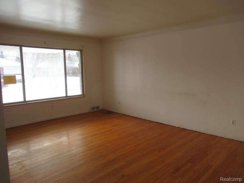 17729 Collinson Avenue