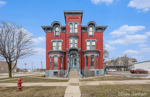 701 Center Avenue Bay City City MI 48708