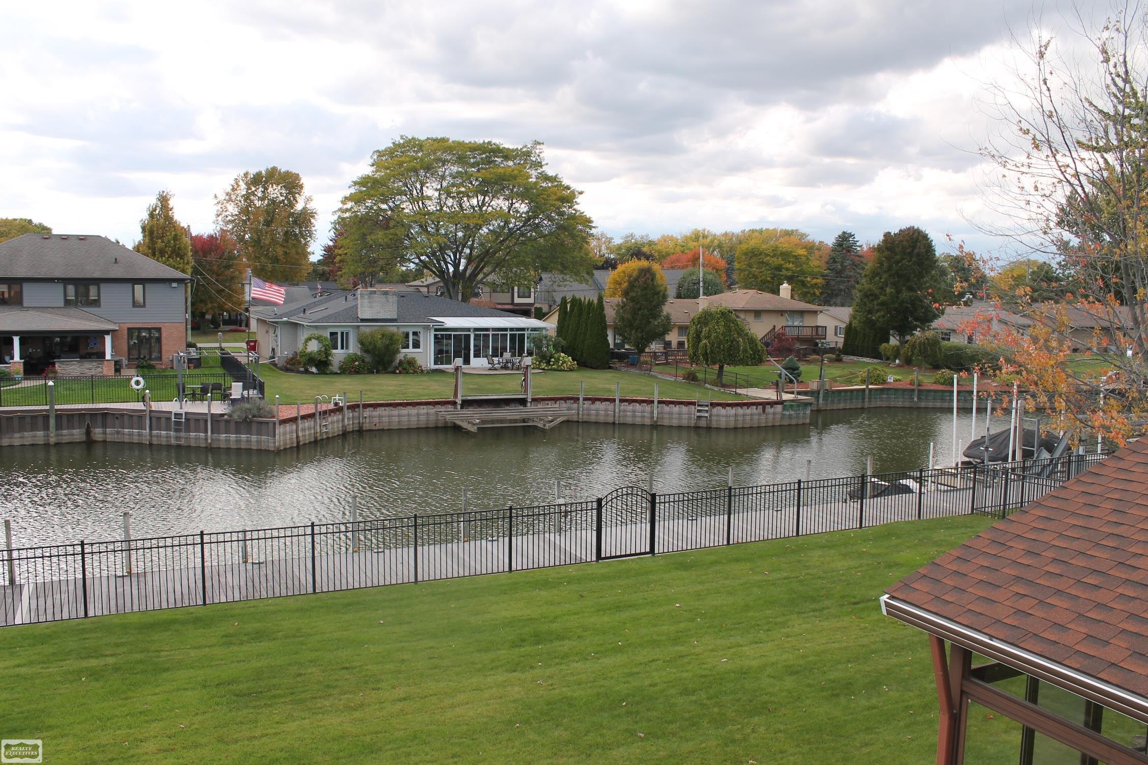 41303 Clairpointe Street