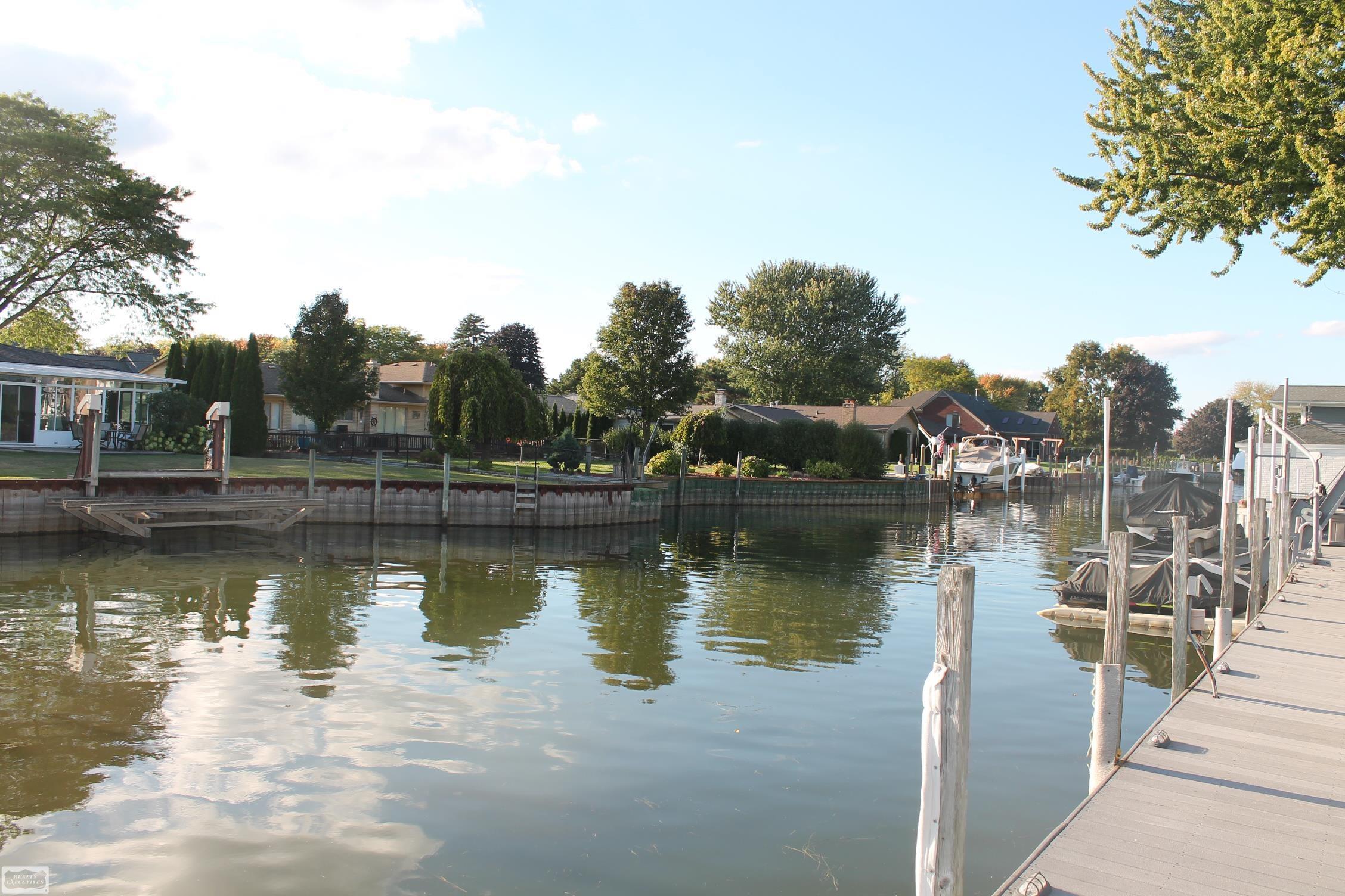 41303 Clairpointe Street