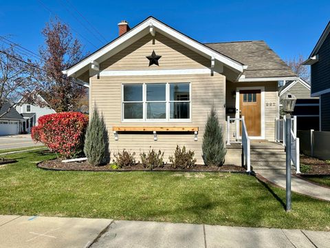 992 Palmer Plymouth City MI 48170