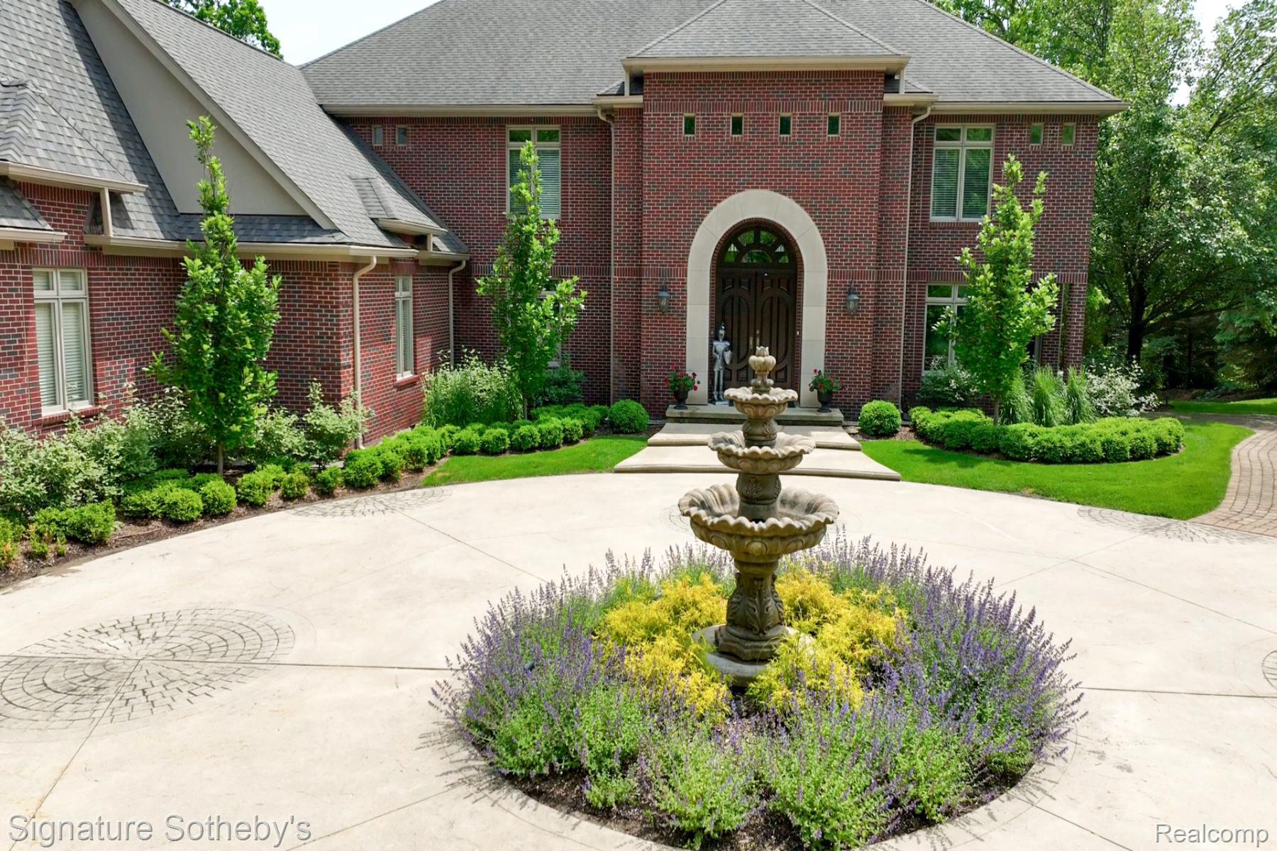 5001 FOREST VALLEY