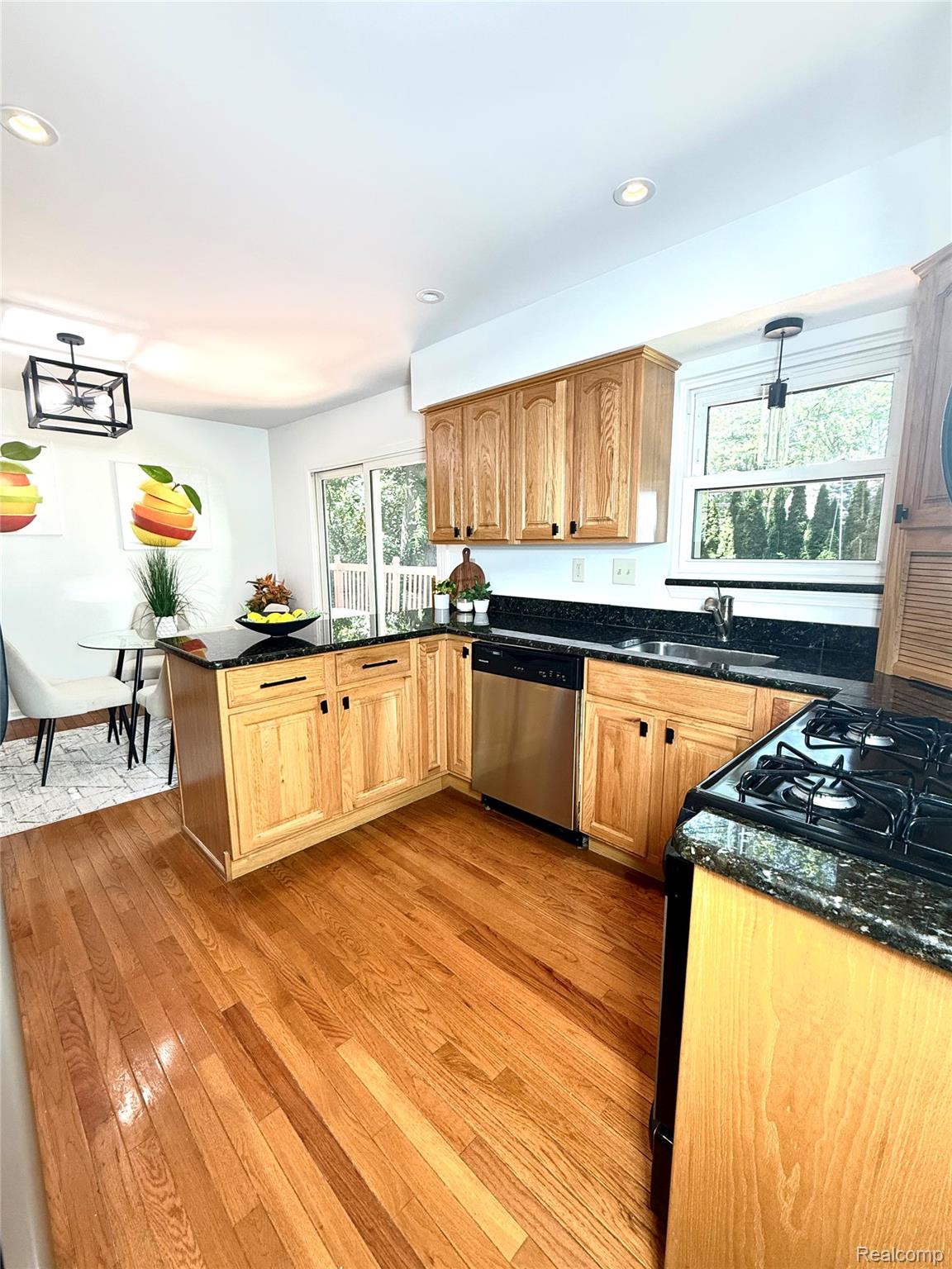1369 Flamingo