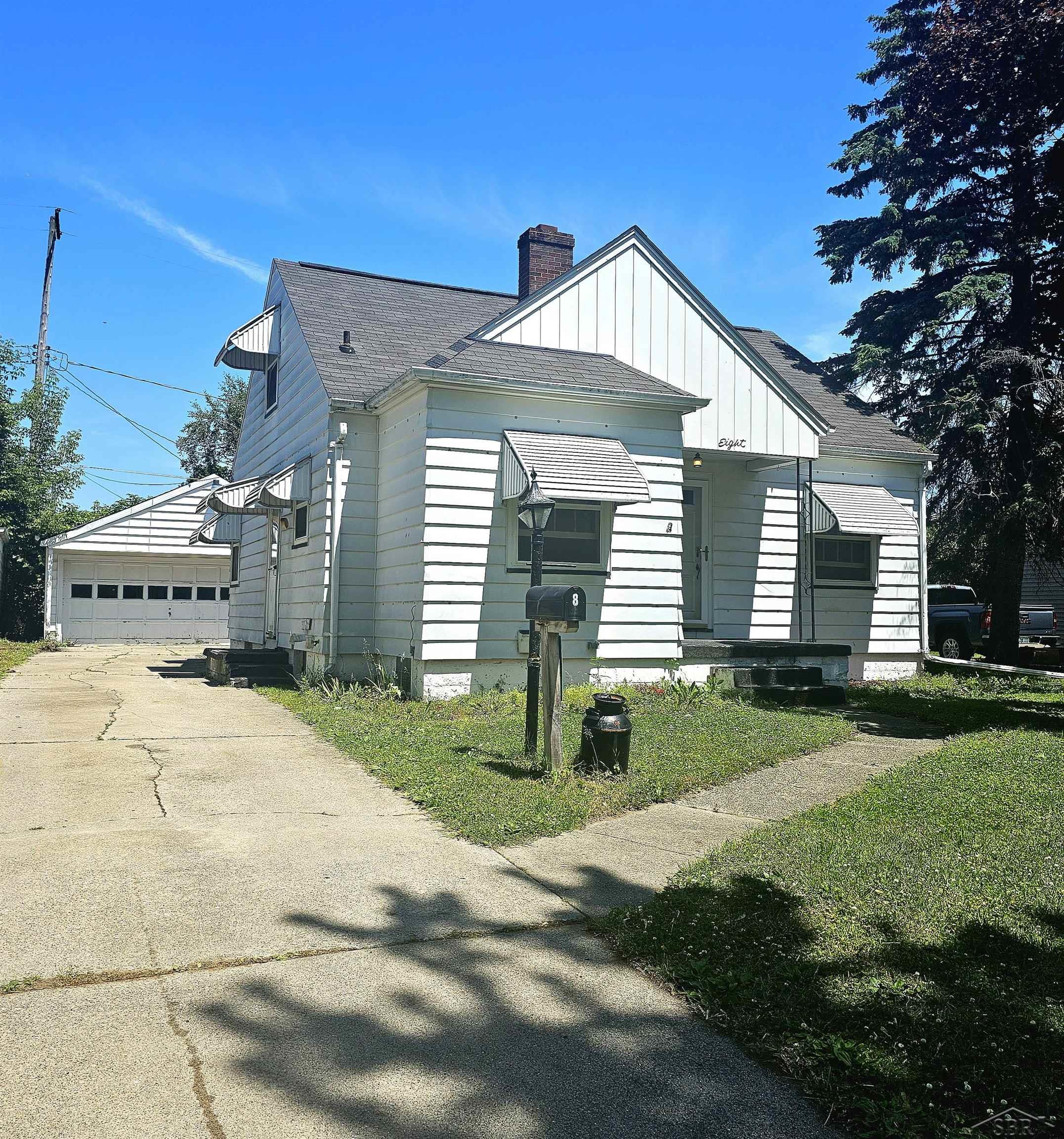 8 Southlawn Court