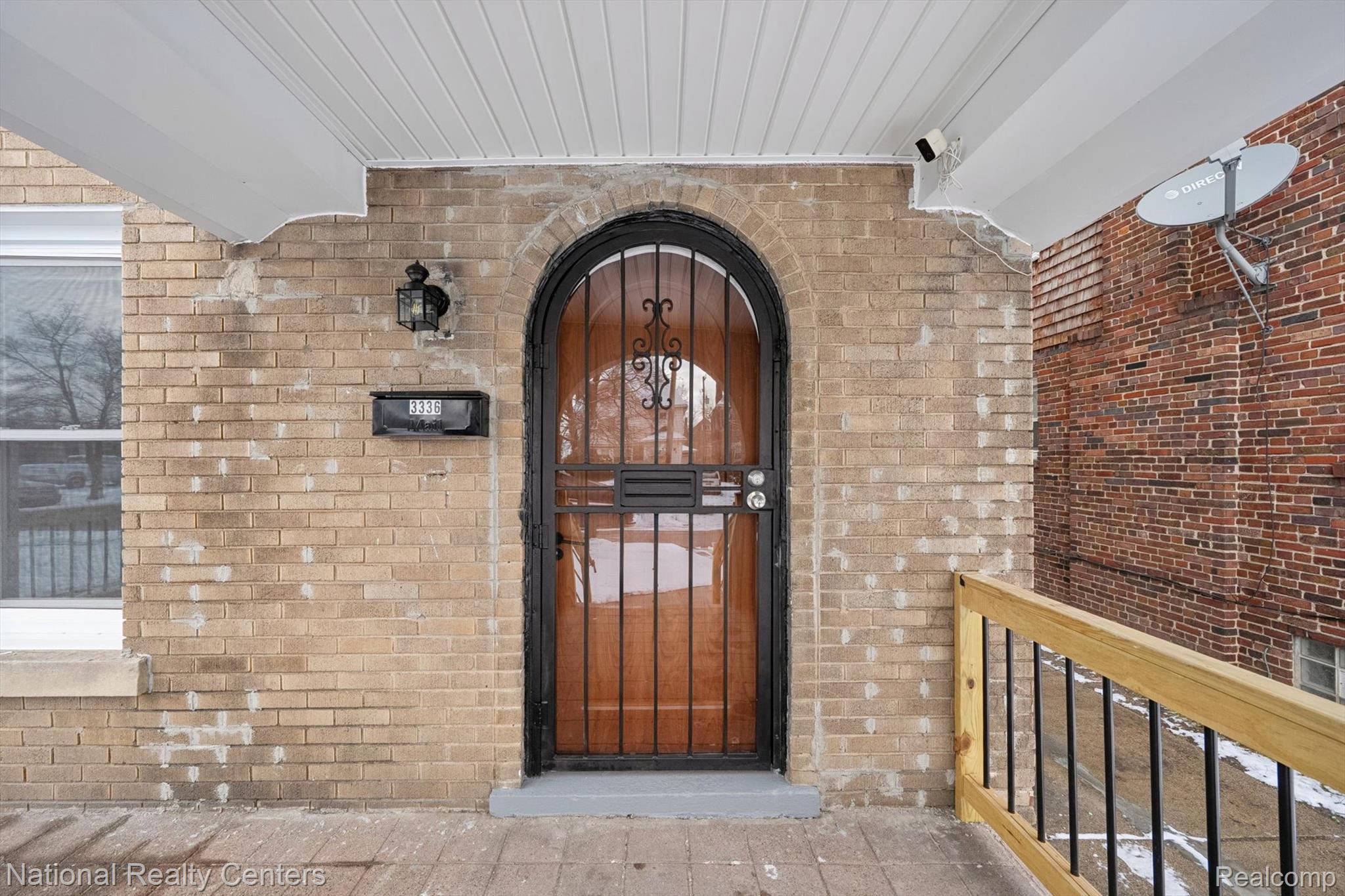 3336 W Buena Vista Street