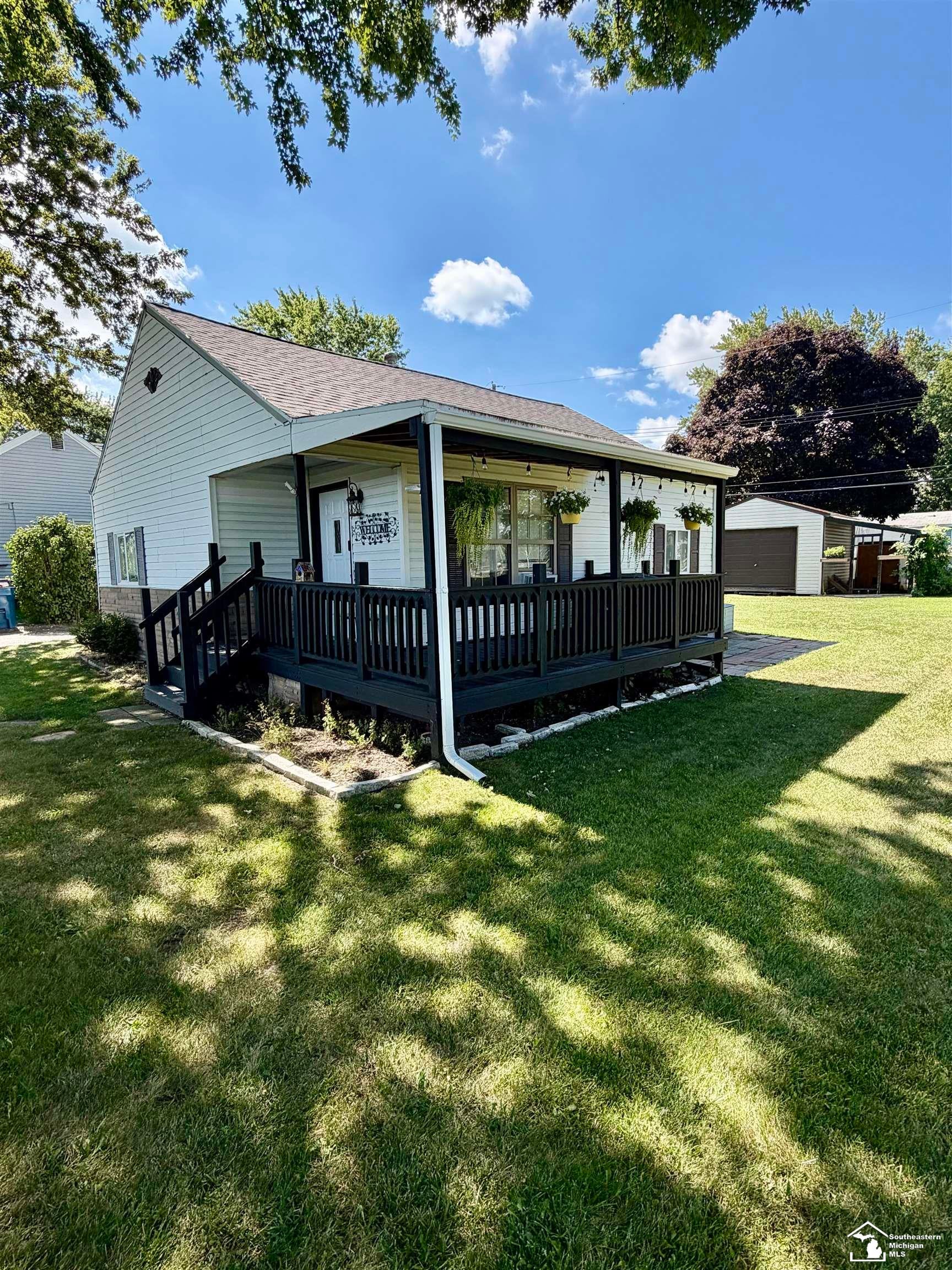 2956 Nadeau Road