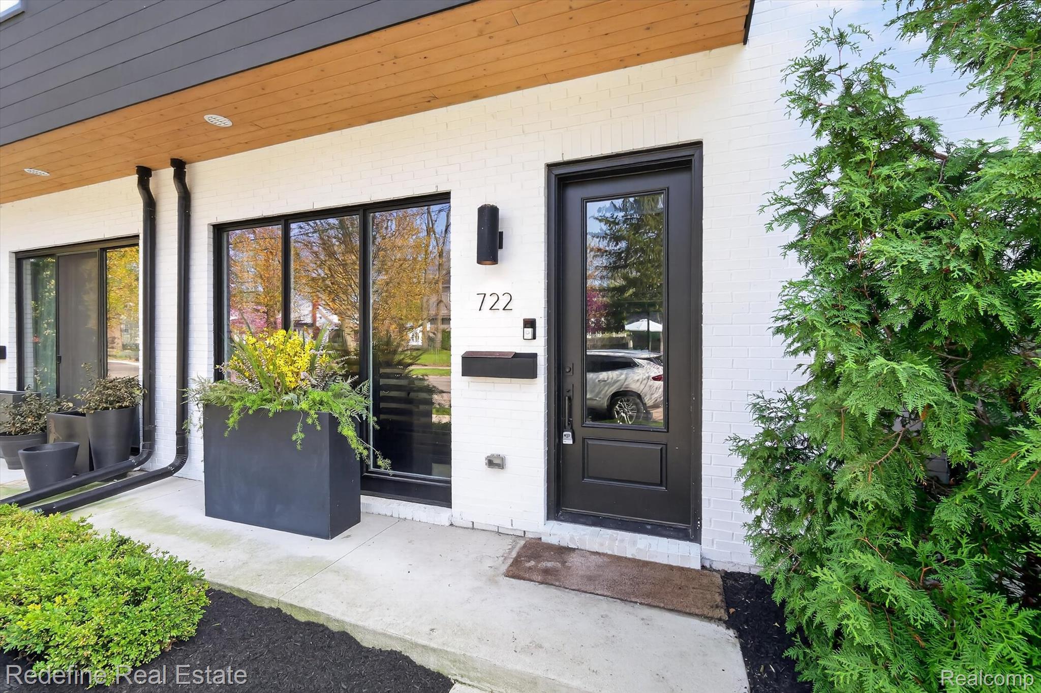 722 E Parent Avenue
