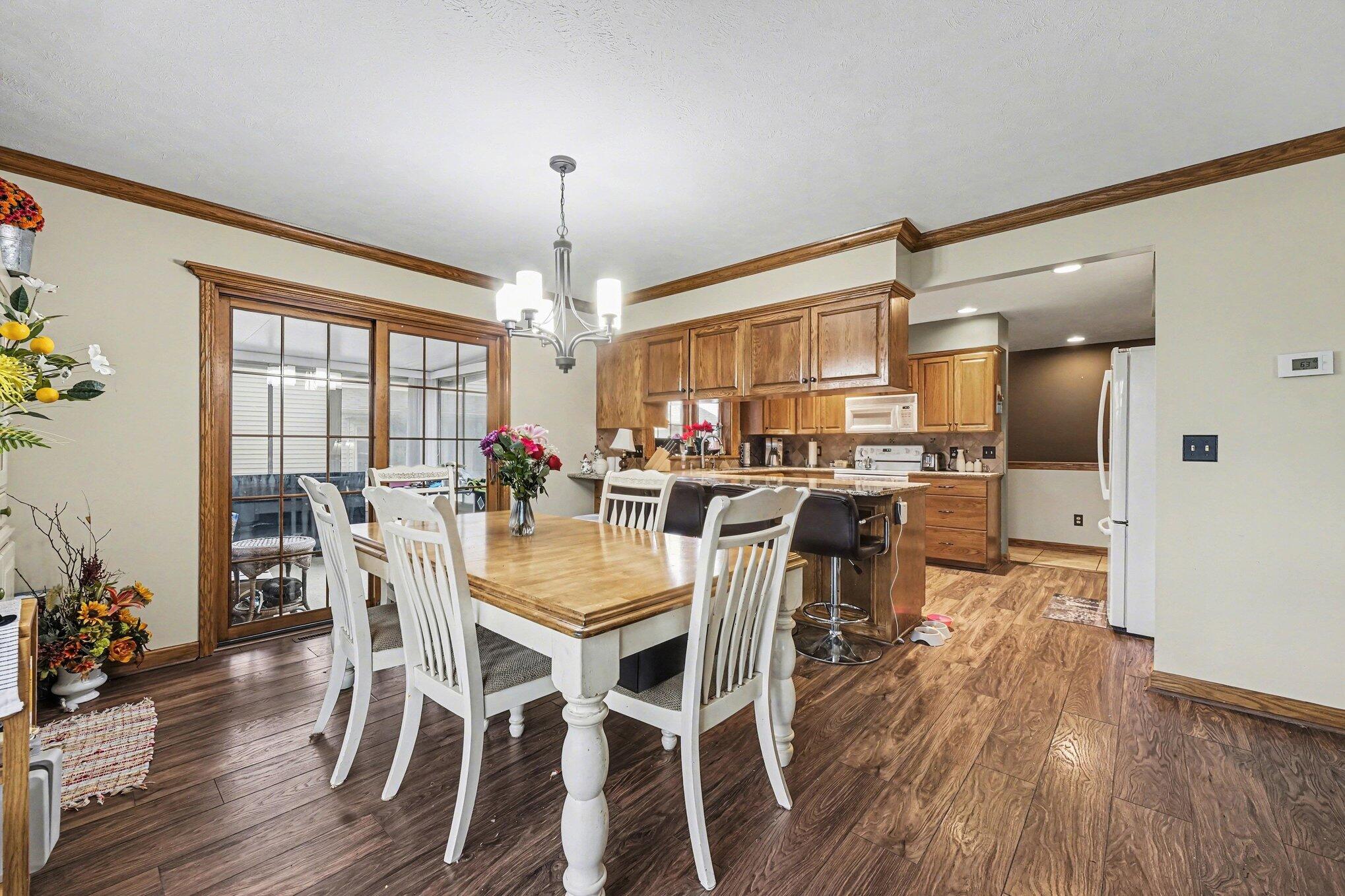 4291 Oakridge Drive NW