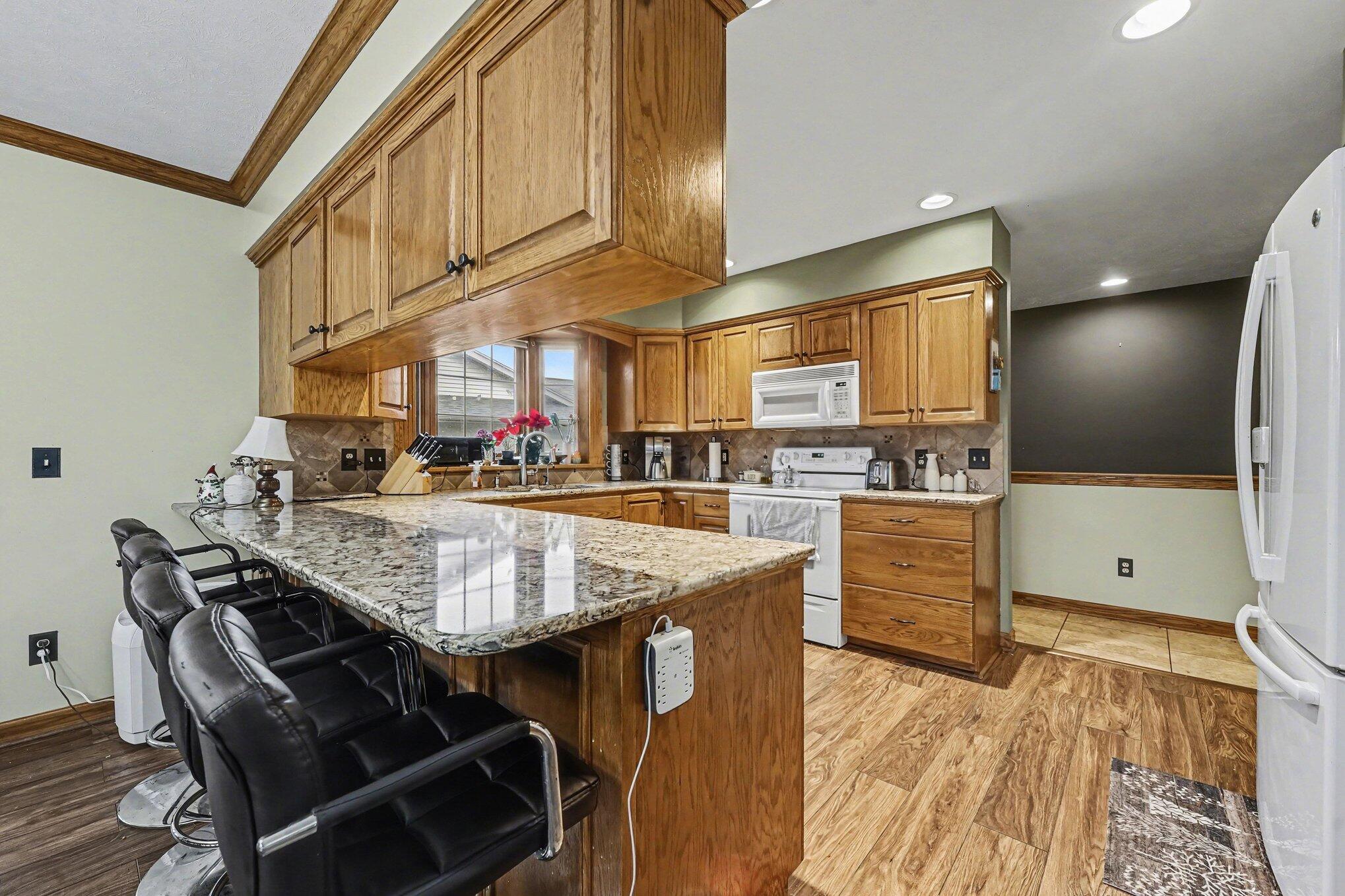 4291 Oakridge Drive NW