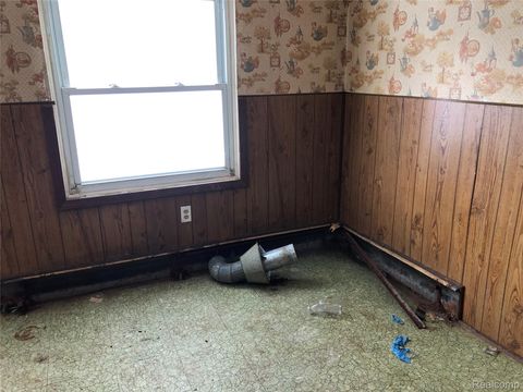 Tiny photo for 1704 E WEBSTER Road, Flint City, MI 48505 (MLS # 20251061030)