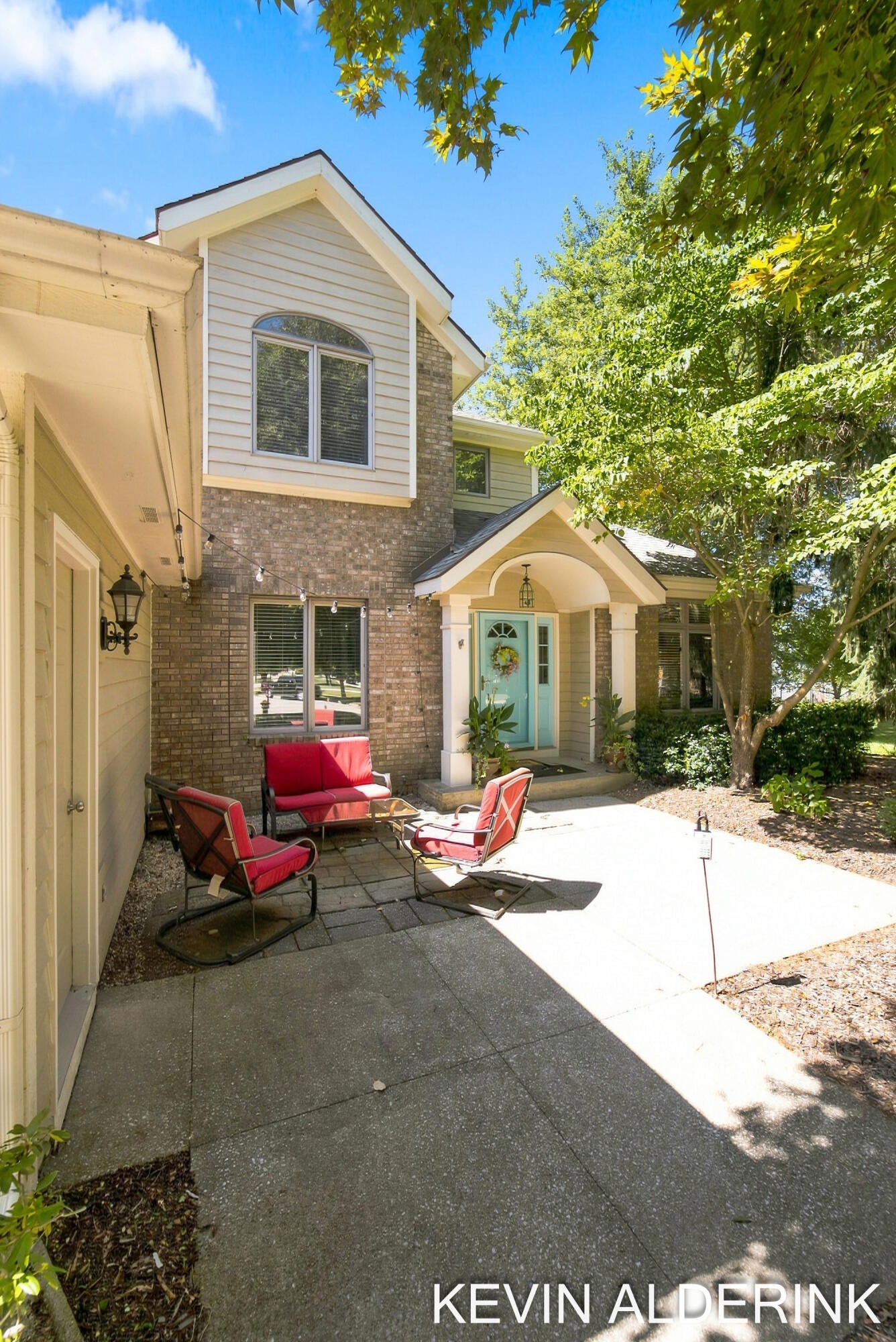 1305 Augusta Court W
