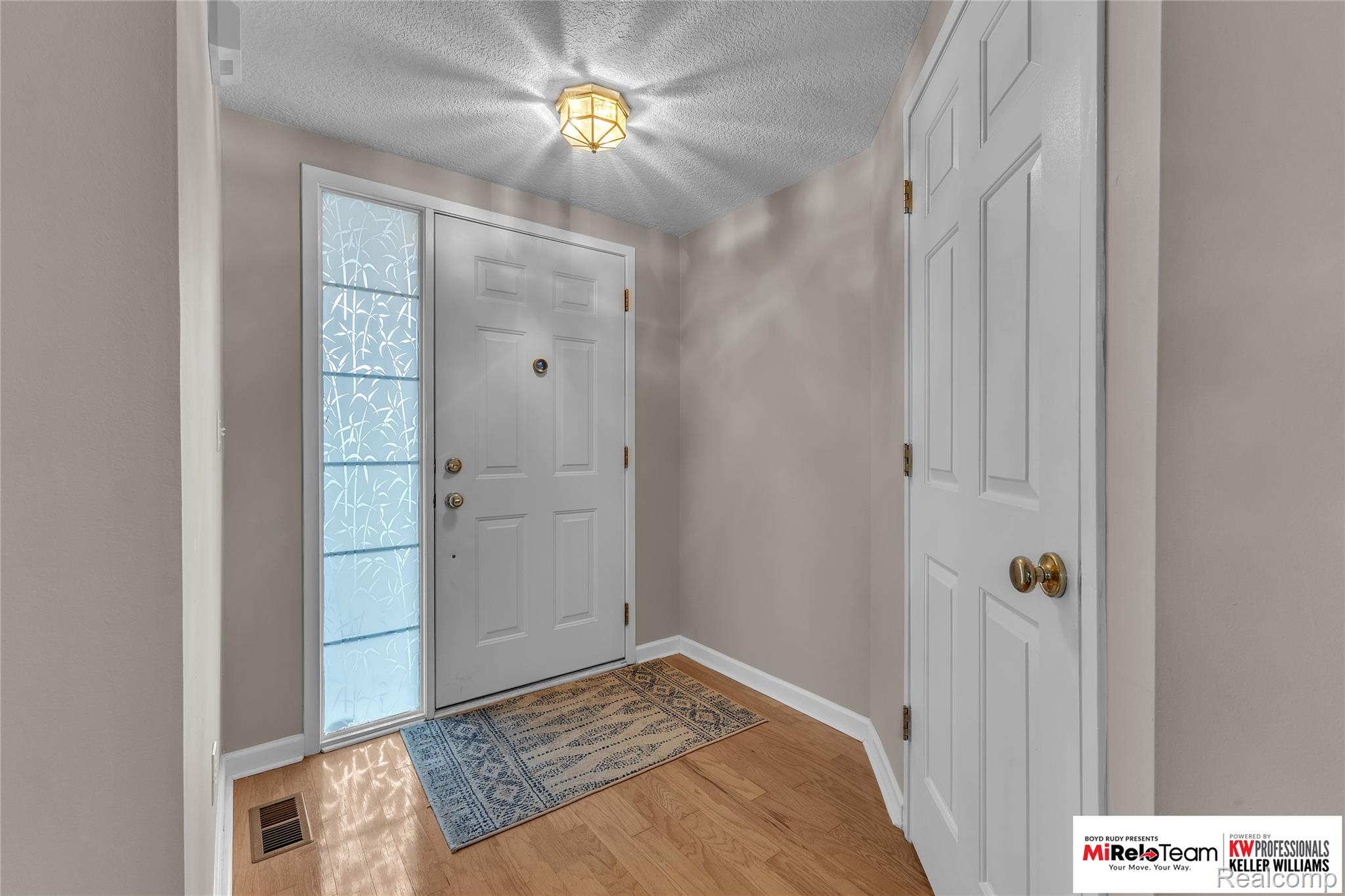 4516 Willow View Court