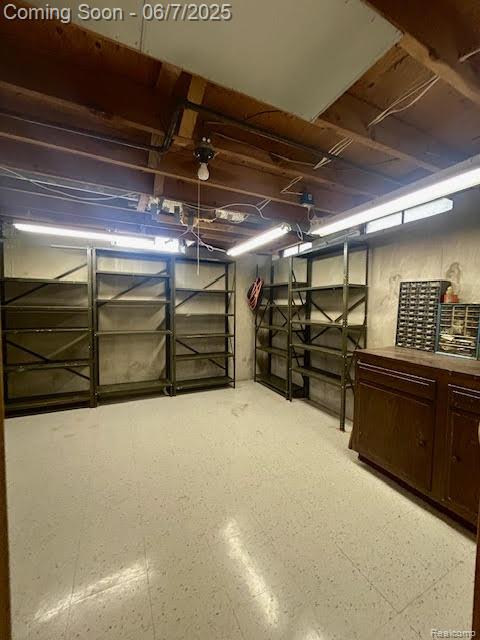 Madison Heights City, Michigan 48071, United States, 3 Bedrooms Bedrooms, ,2 BathroomsBathrooms,Residential,Pending,143574