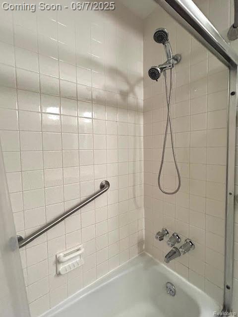 Madison Heights City, Michigan 48071, United States, 3 Bedrooms Bedrooms, ,2 BathroomsBathrooms,Residential,Pending,143574