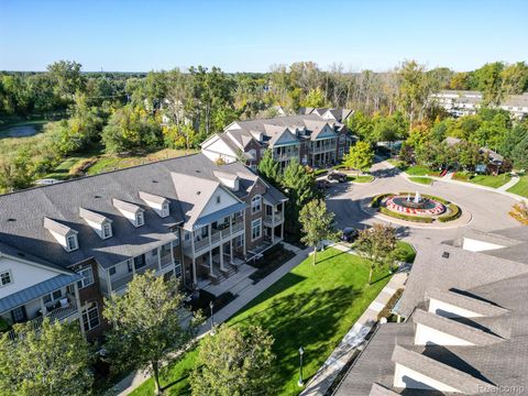 142 SANDY Lane Walled Lake City MI 48390