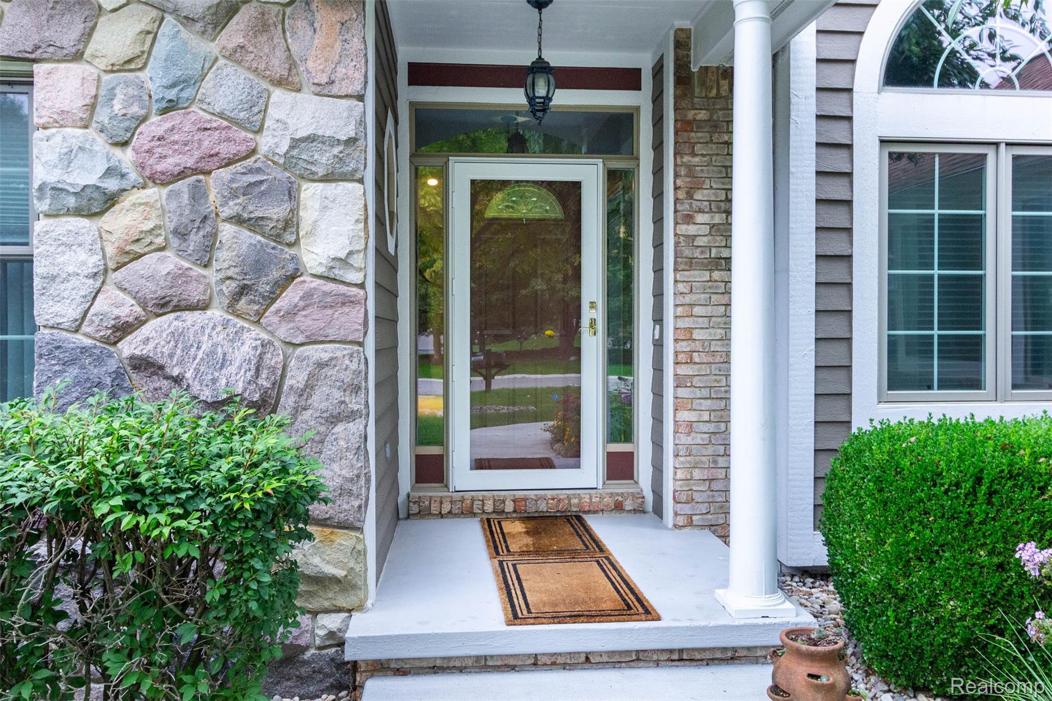 178 Lakeshore Vista