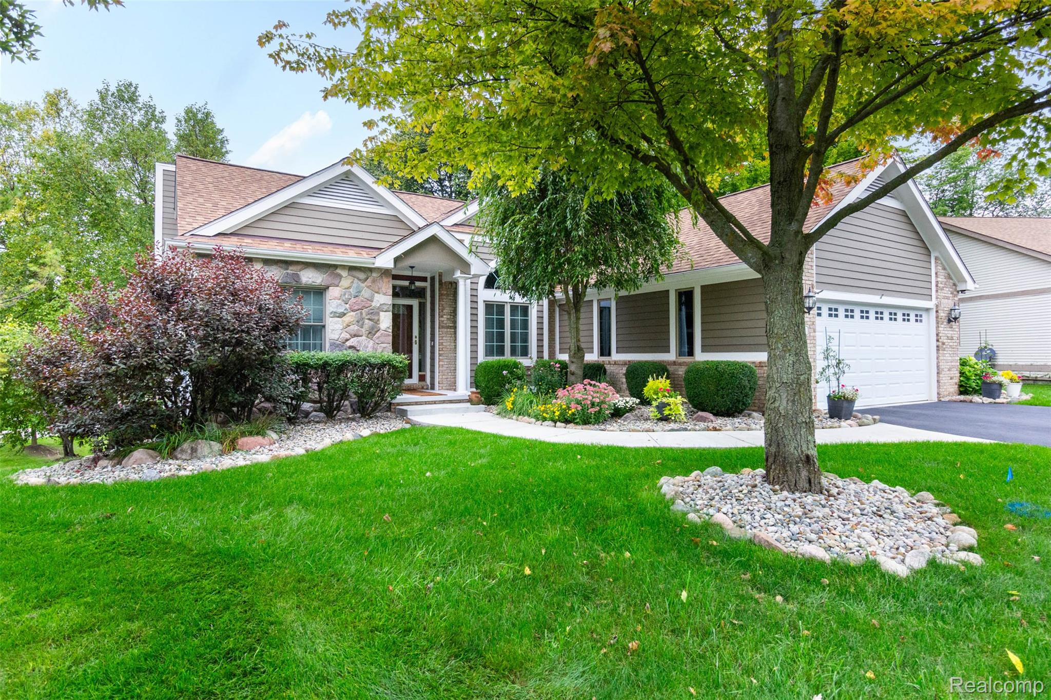 178 Lakeshore Vista