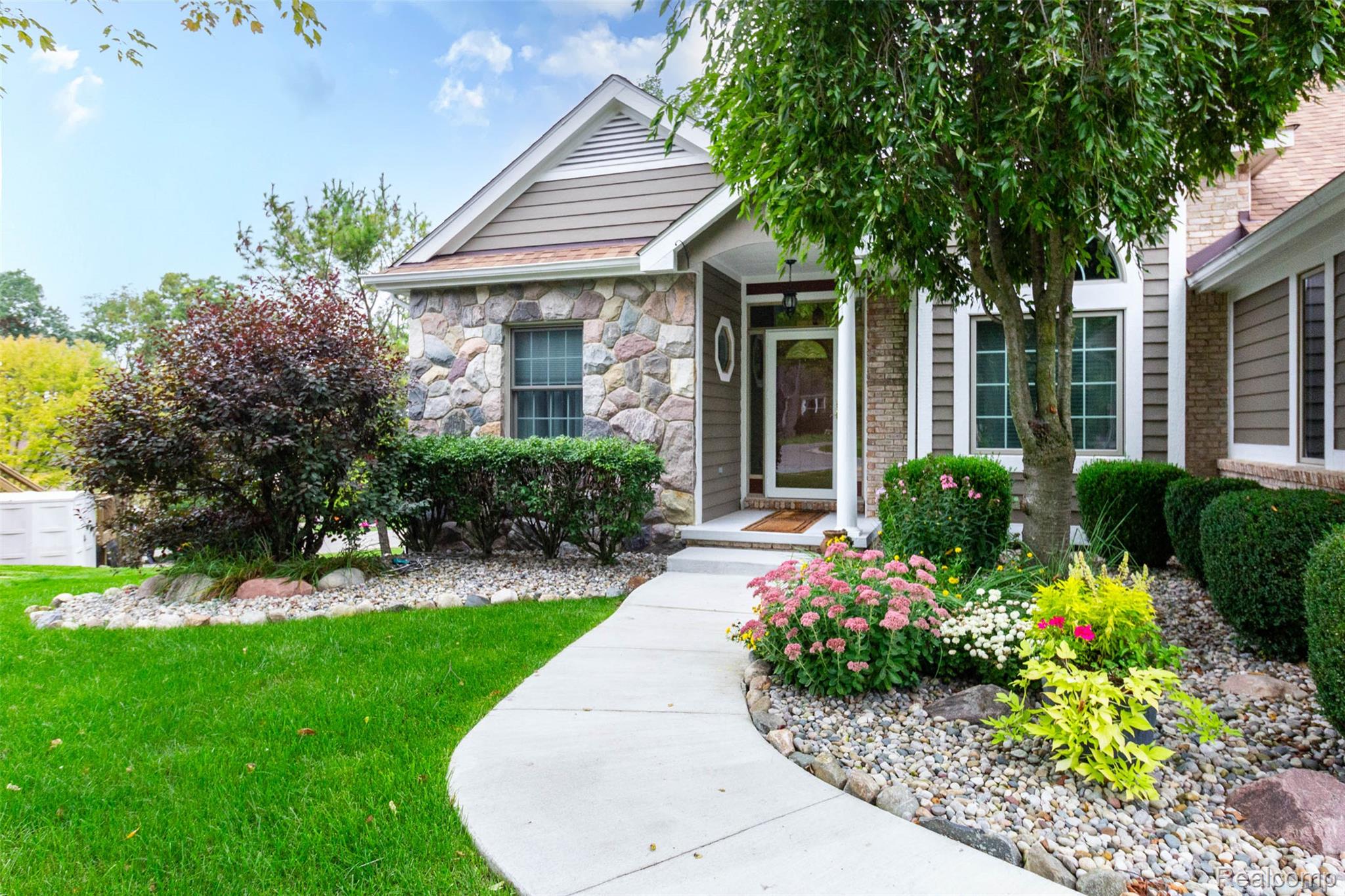 178 Lakeshore Vista