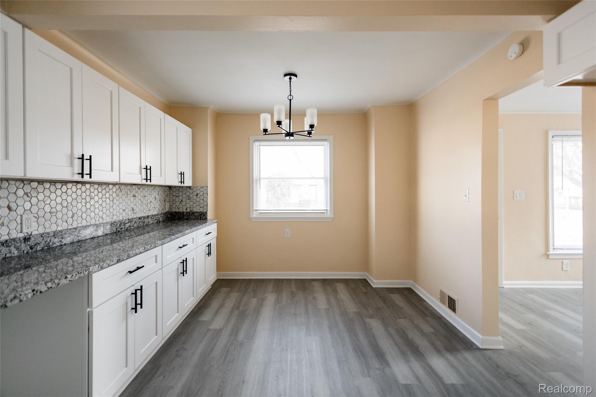 19100 Kingsville Street