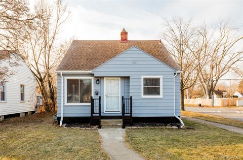 19100 Kingsville Street Harper Woods City MI 48225