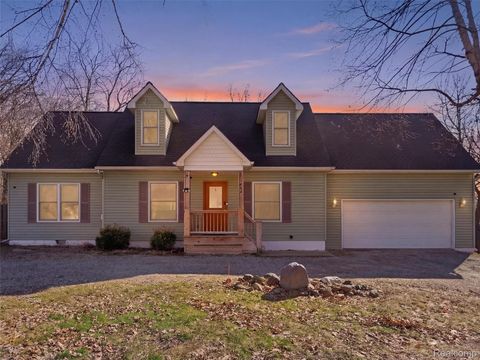 7640 Clintonville Road Independence Charter Township MI 48348