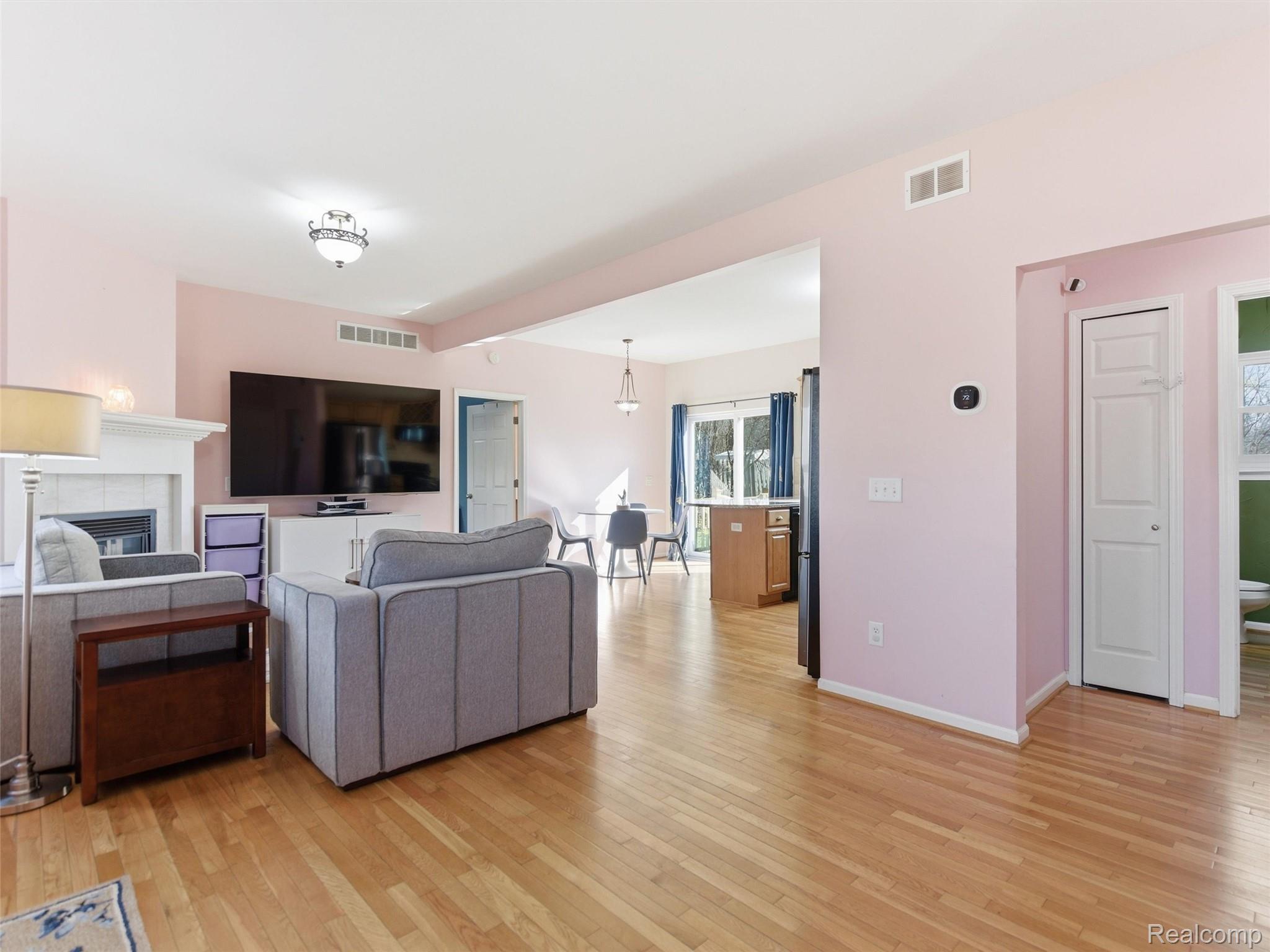 7640 Clintonville Road