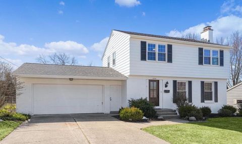Photo of 1826 Menominee Drive SE, Grand Rapids City, MI 49506 (MLS # 65026018578)