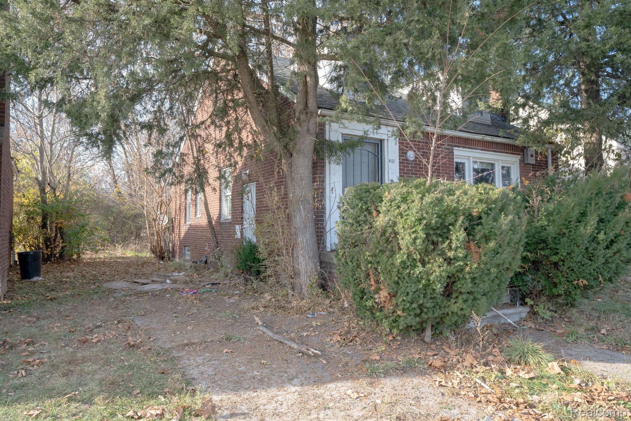 9321 Grandmont Avenue