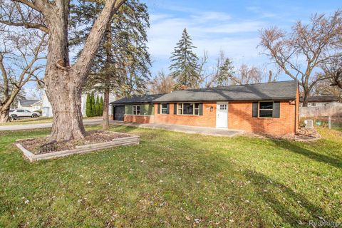 2861 Fishermans Drive Highland Charter Township MI 48356