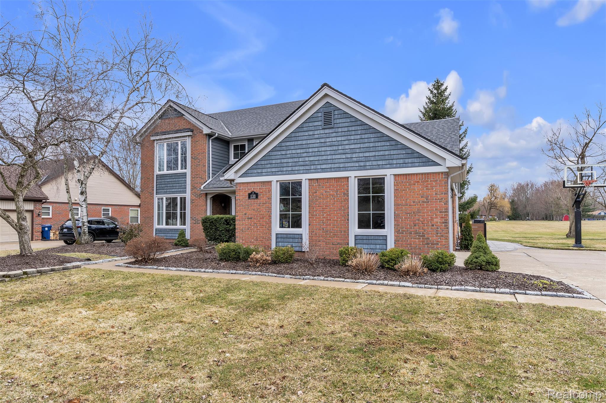 47105 Larchmont Drive