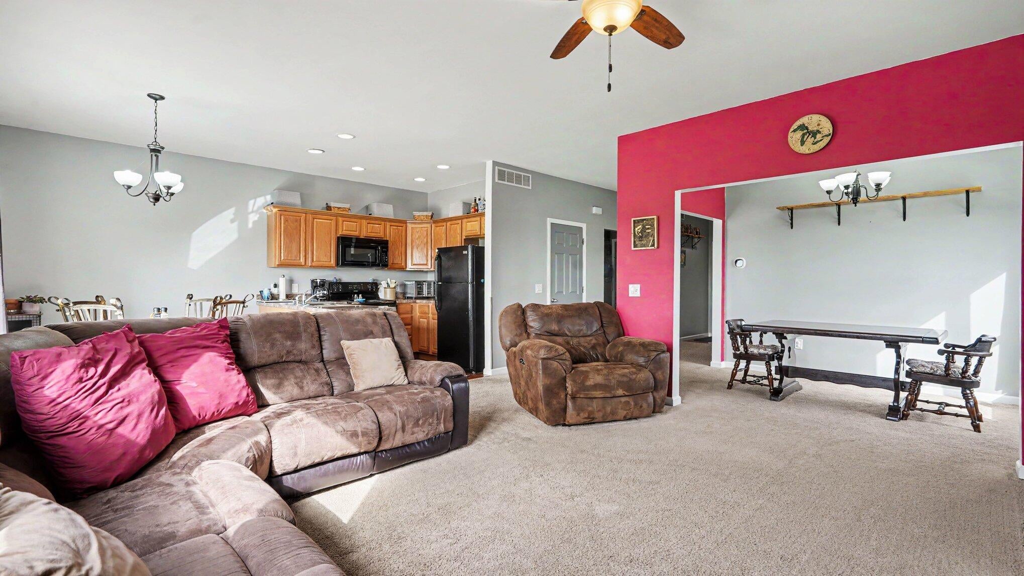 17223 Country Lane