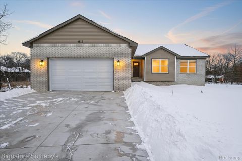 8515 Sandy Crest Drive White Lake Charter Township MI 48386