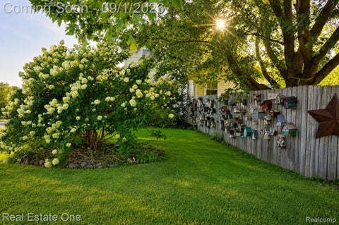 Tiny photo for 206 Broadway, Springfield Charter Township, MI 48350 (MLS # 20261035921)