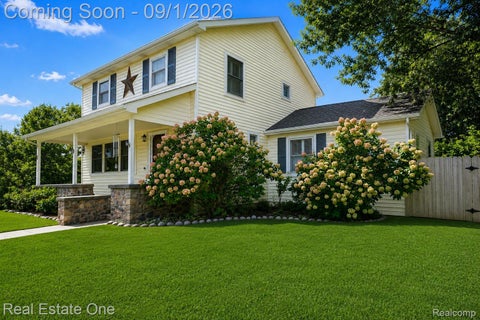 Tiny photo for 206 Broadway, Springfield Charter Township, MI 48350 (MLS # 20261035921)
