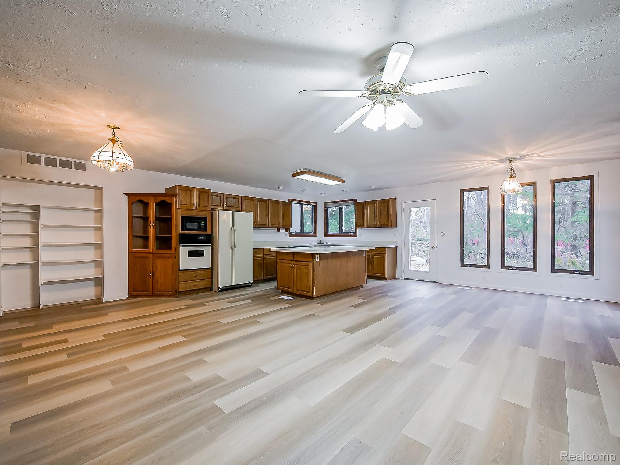 21662 Flanders Street