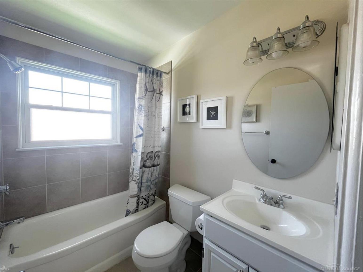 3219 Benjamin Avenue