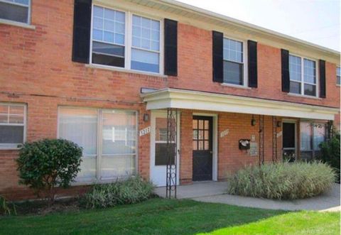 3219 Benjamin Avenue Royal Oak City MI 48073