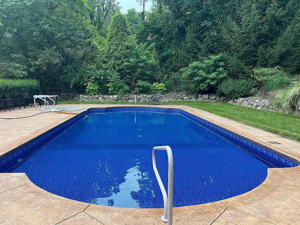 2950 High Hillcrest Drive