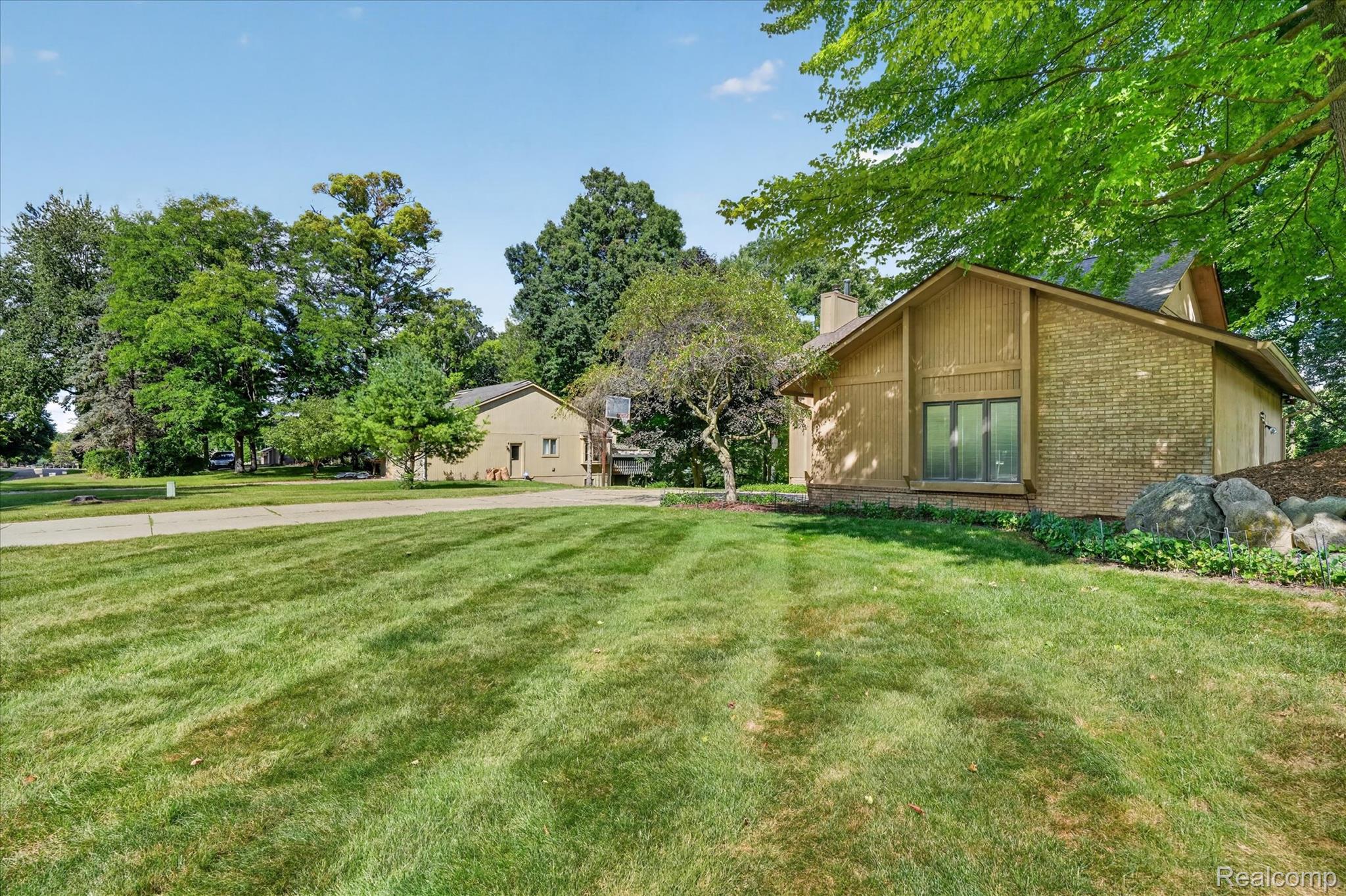 5954 Snow Apple Drive