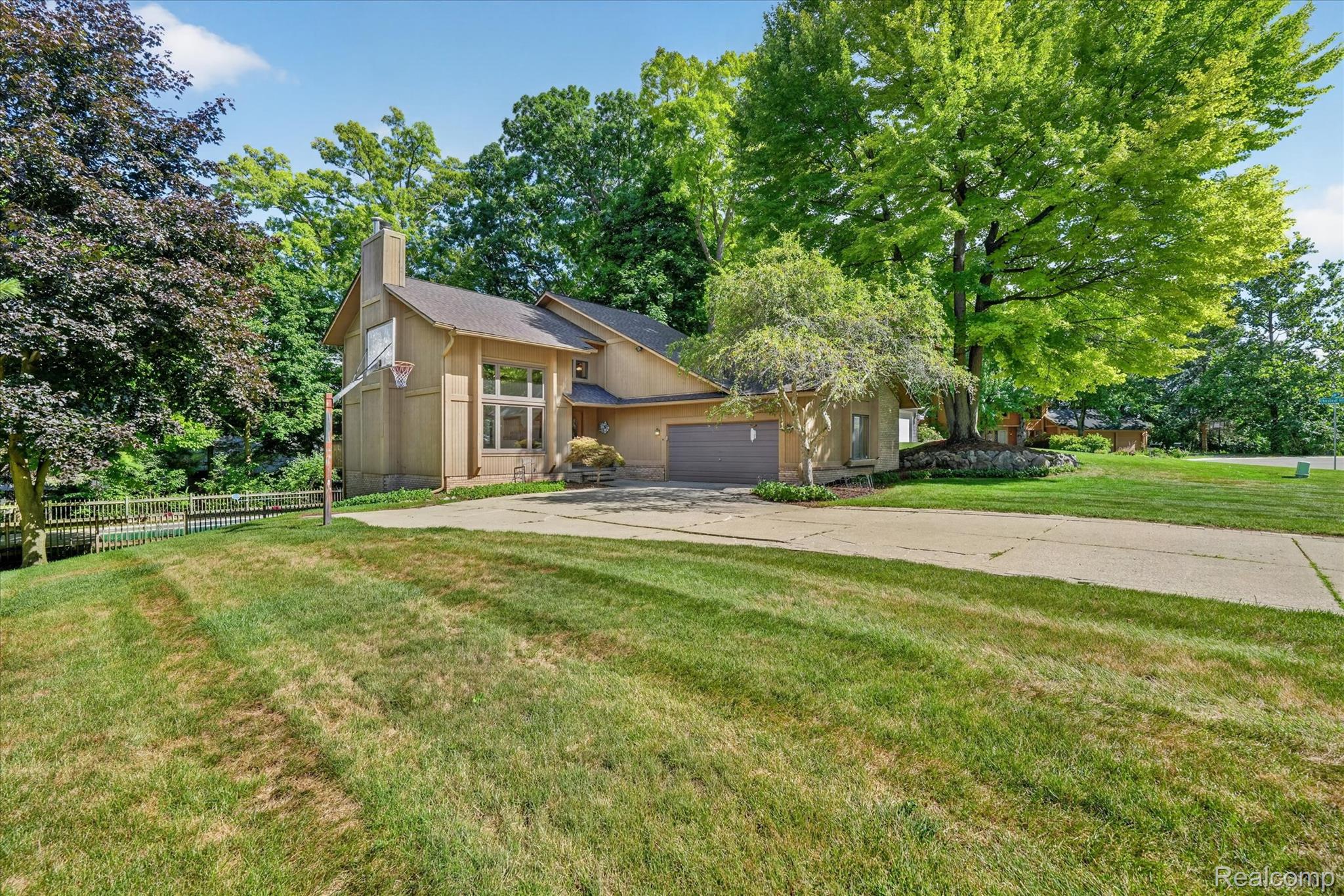 5954 Snow Apple Drive