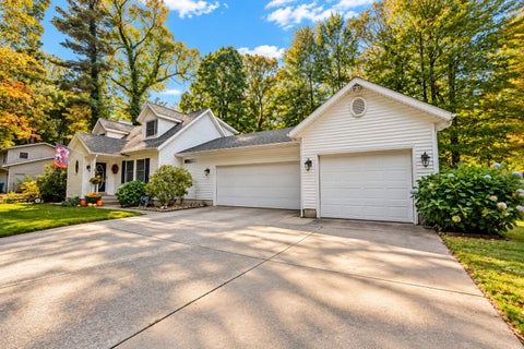 Tiny photo for 15969 Lone Pine Court, Spring Lake Township, MI 49456 (MLS # 65026054503)