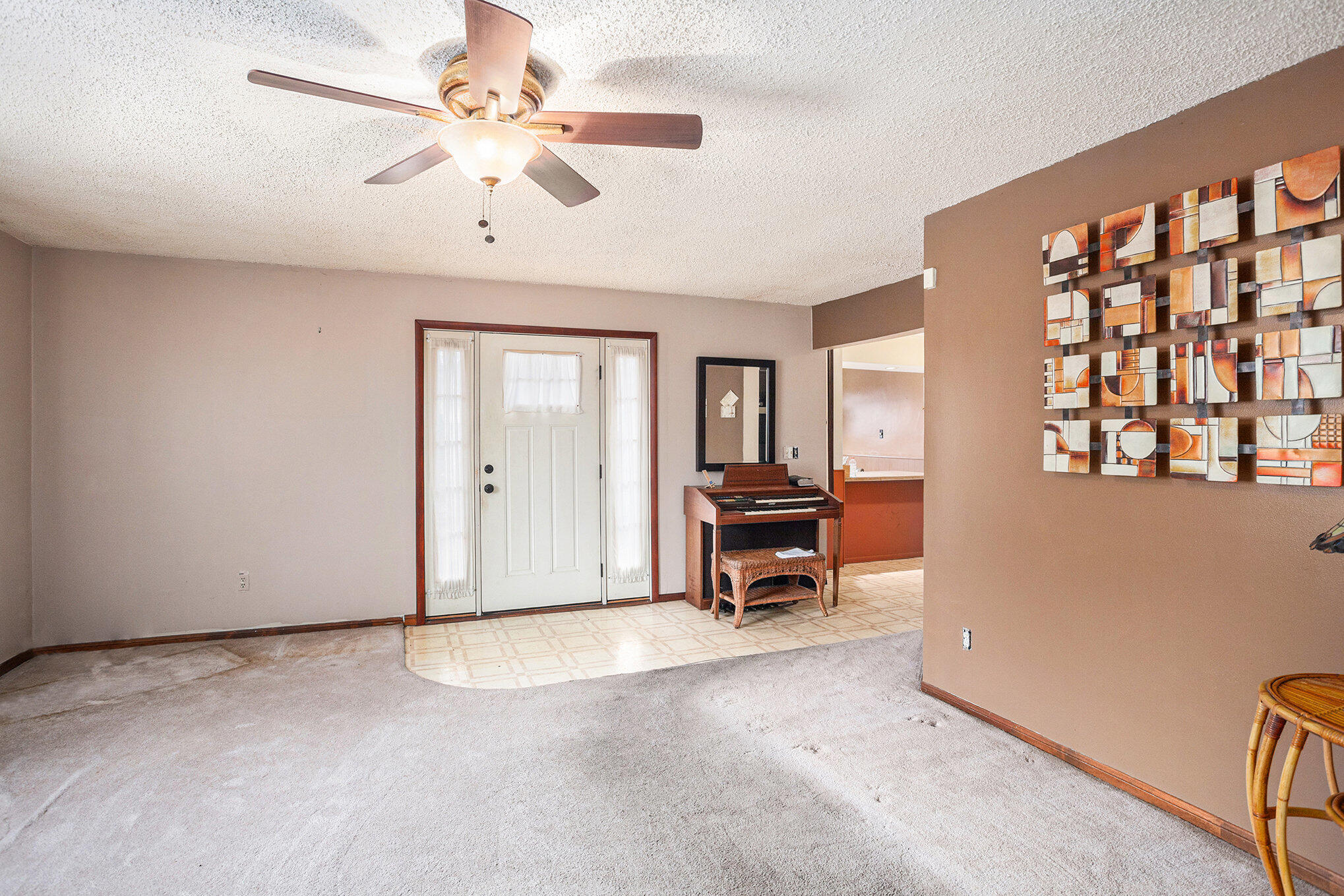 28521 Sutherland Street