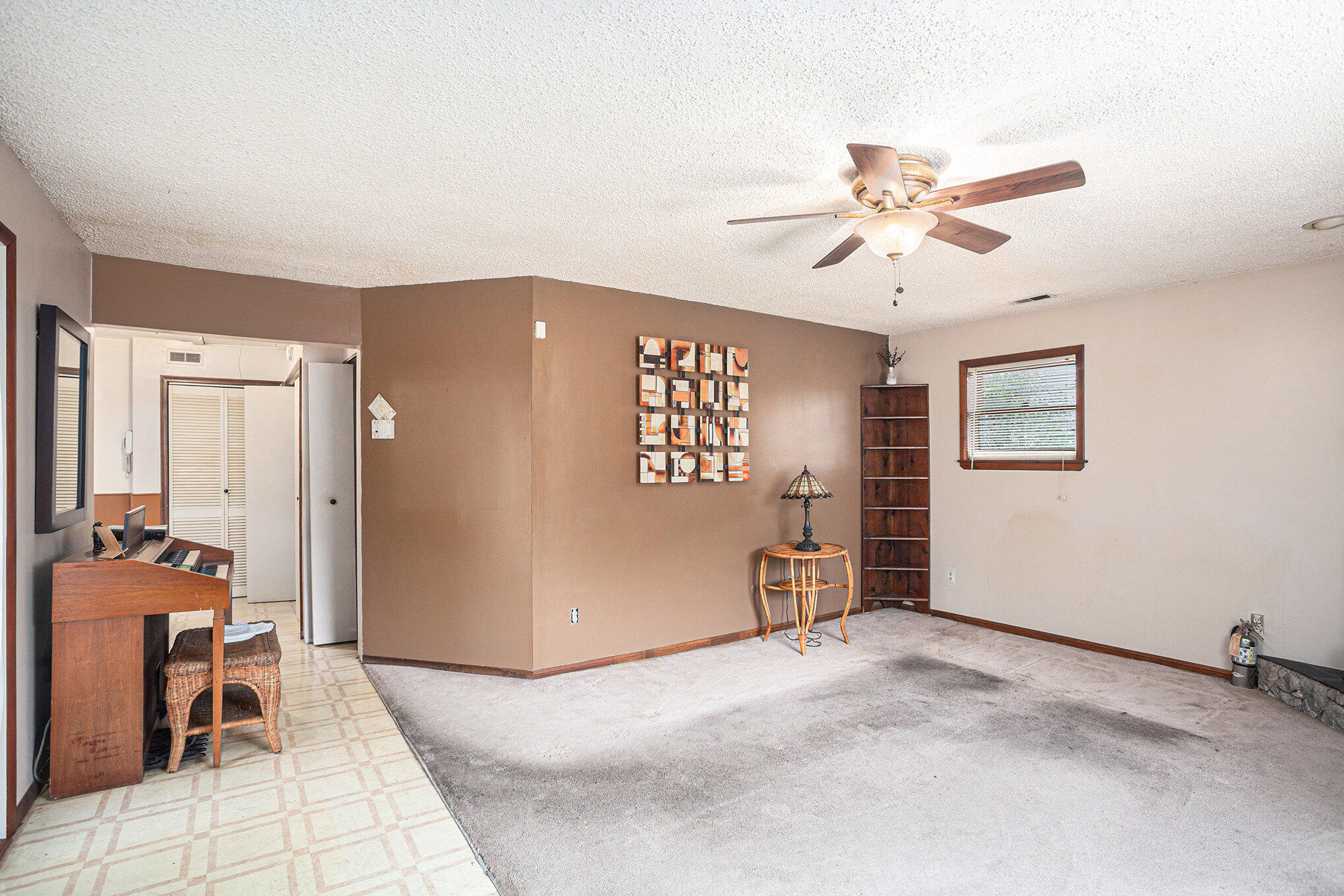 28521 Sutherland Street