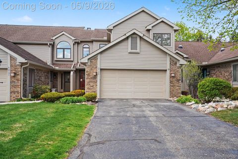 5733 Leeward Court 51 Independence Charter Township MI 48346