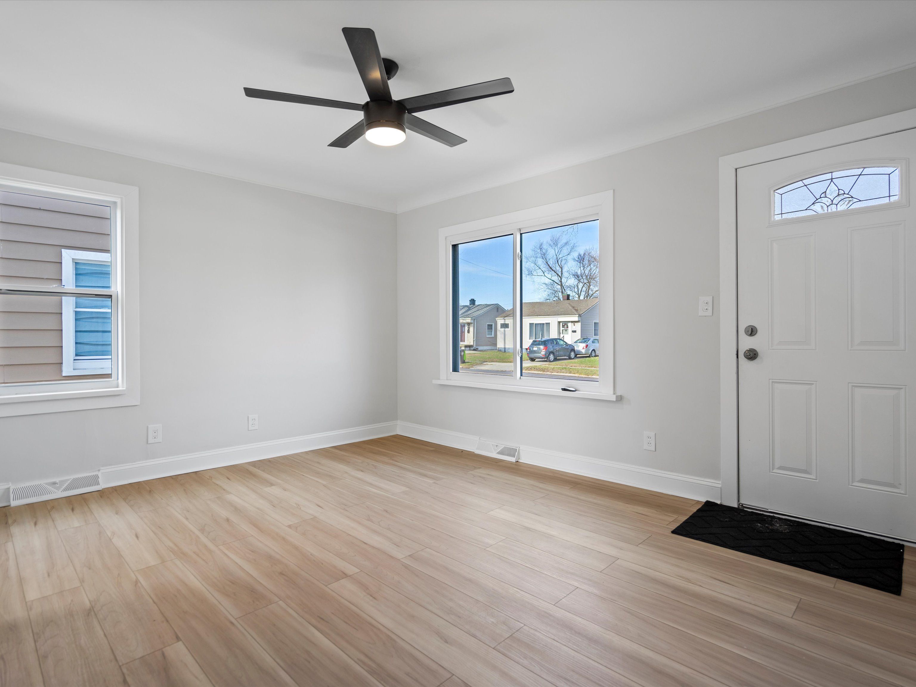 86 E BARRETT Avenue