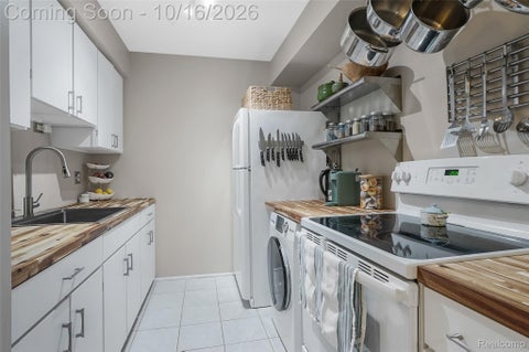 Tiny photo for 3421 Hillside Drive #4, Royal Oak City, MI 48073 (MLS # 20261082497)
